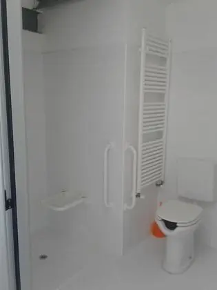 Tek Büyük veya İki Ayrı Yataklı Oda, Sigara İçilmez, Ortak Banyo