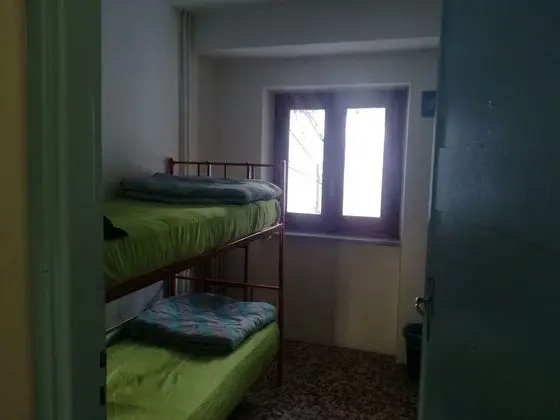 Dört Kişilik Oda, Ortak Banyo