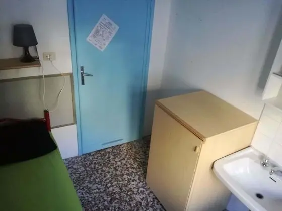Tek Kişilik Oda, Ortak Banyo