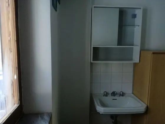 Tek Kişilik Oda, Ortak Banyo