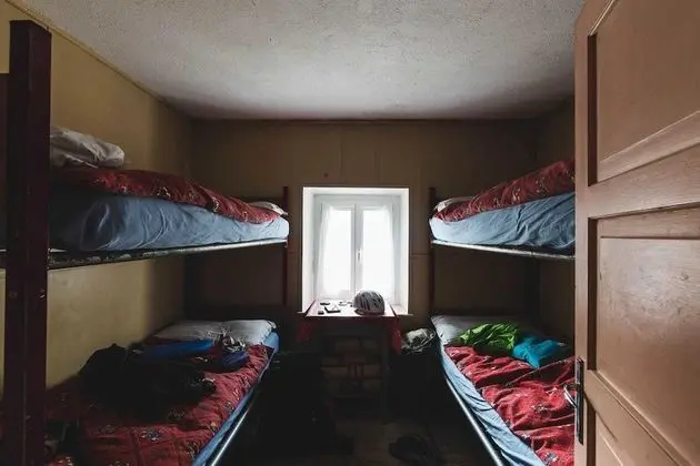 Dört Kişilik Oda, Ortak Banyo