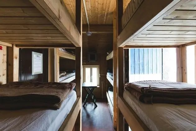 Dört Kişilik Oda, Ortak Banyo