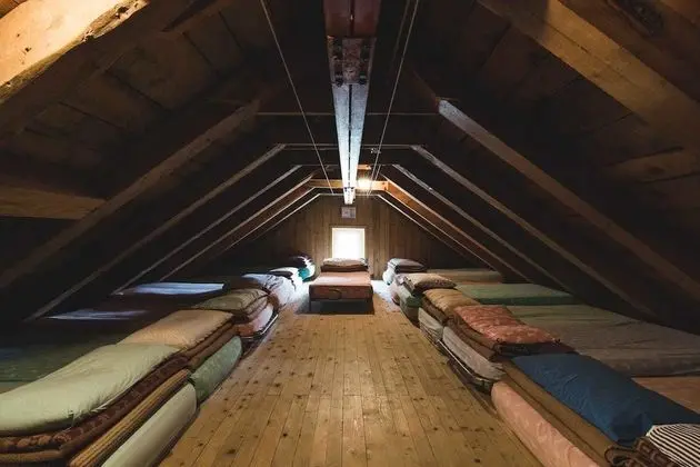 Dört Kişilik Oda, Ortak Banyo