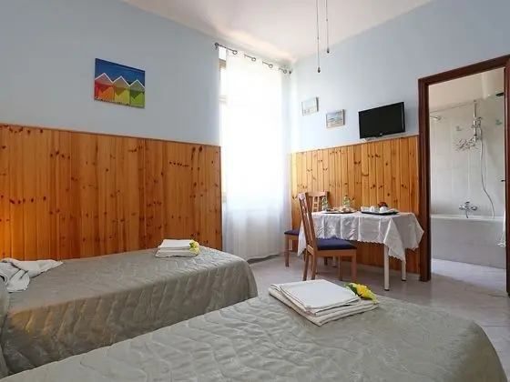 Üç Kişilik Oda, Özel Banyo