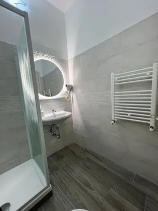 Üç Kişilik Oda, Özel Banyo