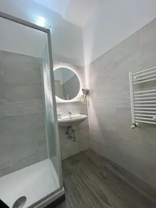 Üç Kişilik Oda, Özel Banyo