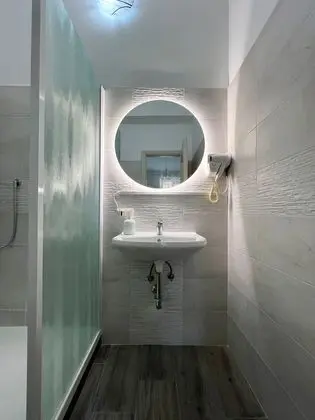 Üç Kişilik Oda, Özel Banyo