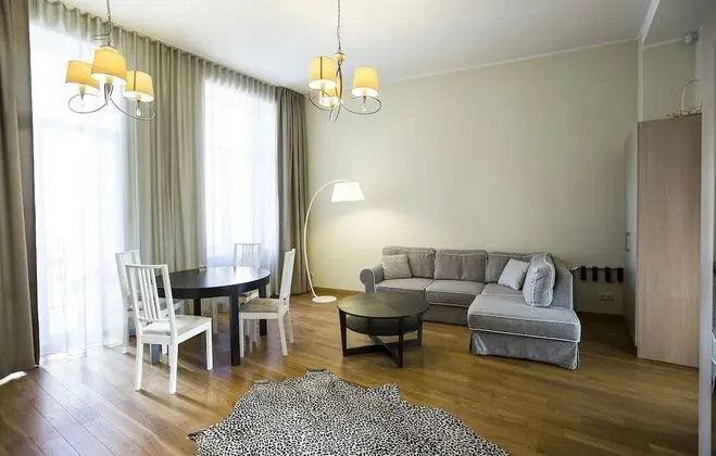City Tek Büyük Yataklı Oda