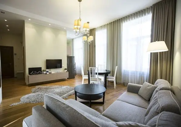 City Tek Büyük Yataklı Oda