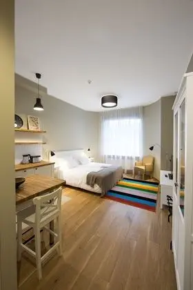 Studio Apartment, Kitchen
