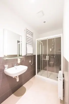 Studio Apartment, Kitchen