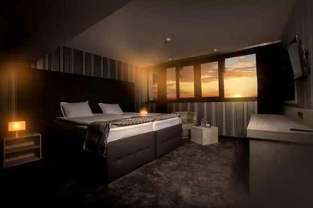 Deluxe Tek Büyük veya İki Ayrı Yataklı Oda, Nehir Manzaralı