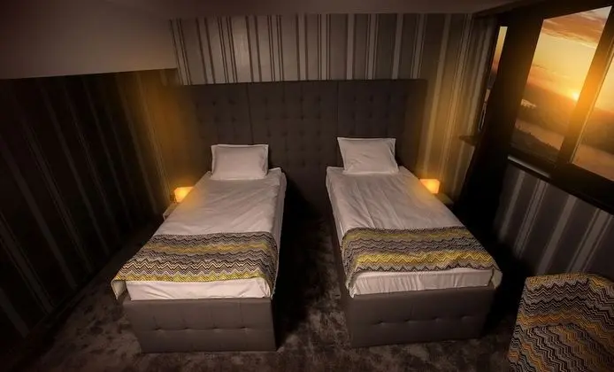 Deluxe Tek Büyük veya İki Ayrı Yataklı Oda, Nehir Manzaralı