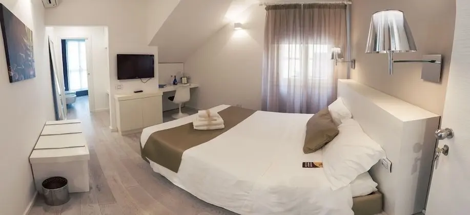 Deluxe Tek Büyük Yataklı Oda (Vega)