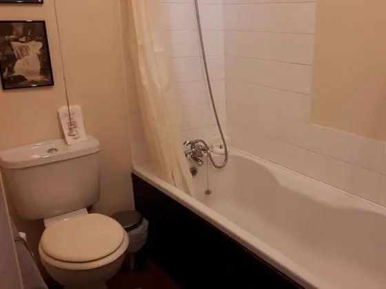 Süit, Banyolu/Duşlu (The Brodie Suite)