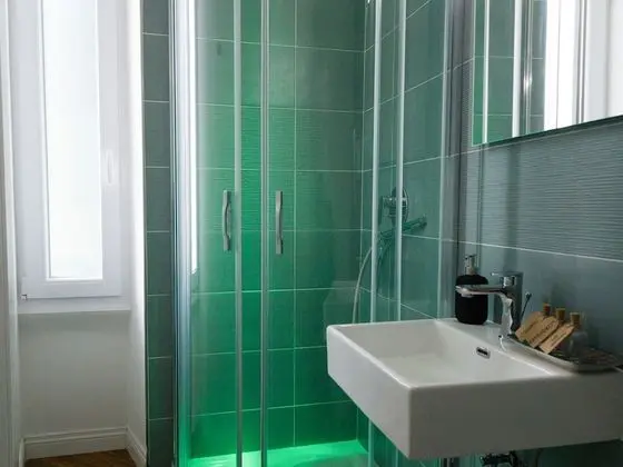 Comfort Tek Büyük veya İki Ayrı Yataklı Oda