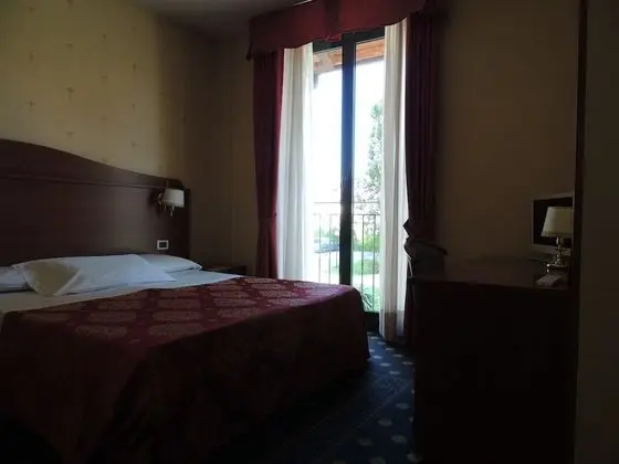 Basic Oda, 1 Büyük (Queen) Boy Yatak