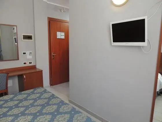 Basic Oda, 1 Büyük (Queen) Boy Yatak