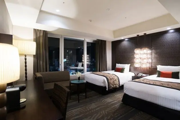 İki Ayrı Yataklı Oda, Sigara İçilmez