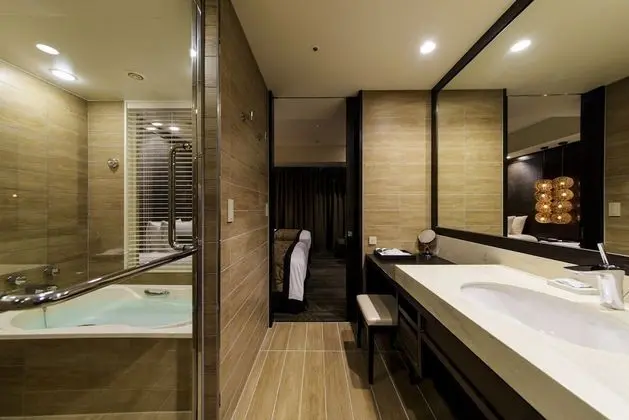 İki Ayrı Yataklı Oda, Sigara İçilmez