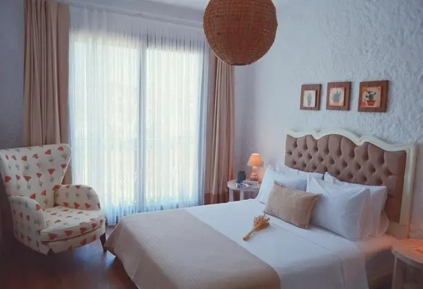 Standart Geniş Oda, Sokak Manzaralı, Fransız Balkonlu