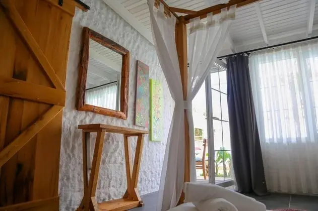 Standart Oda, Havuz Manzaralı, Bahçe Katı