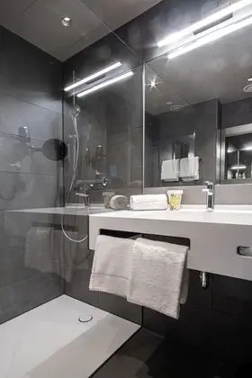 Basic Tek Büyük Yataklı Oda