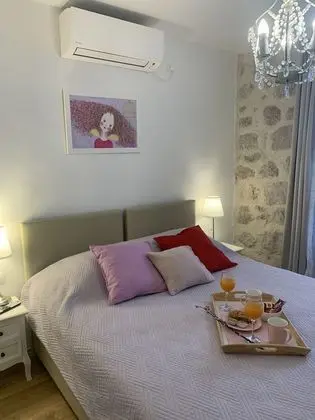 City Tek Büyük Yataklı Oda