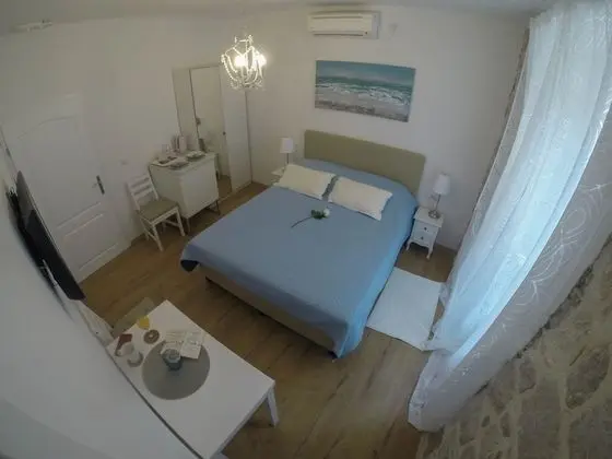 City Tek Büyük Yataklı Oda