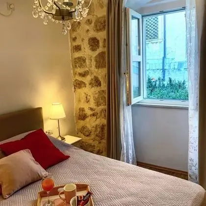 City Tek Büyük Yataklı Oda