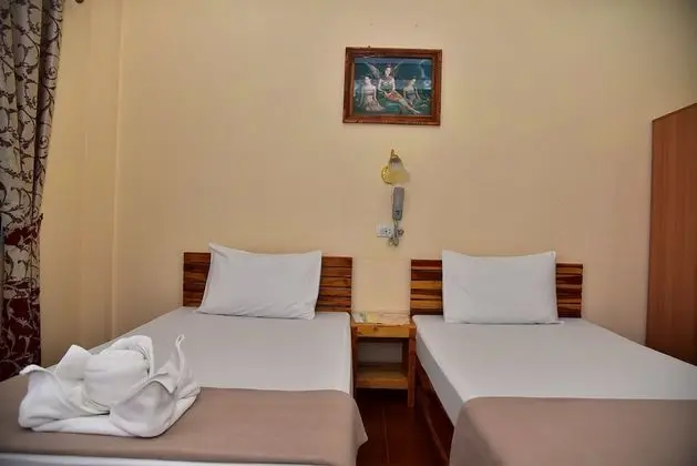 2 Rooms Bungalow