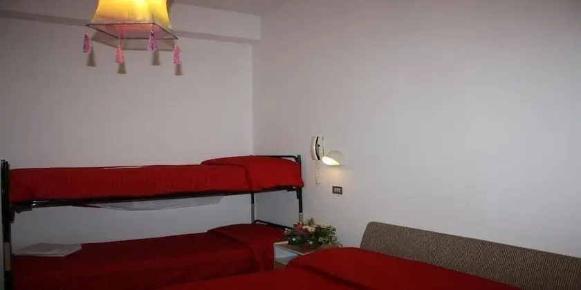 Standard Dört Kişilik Oda