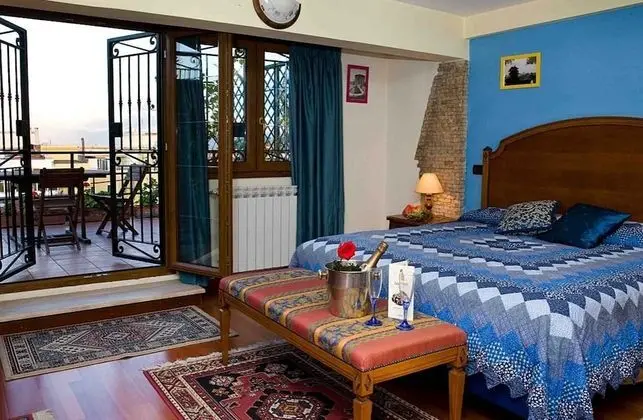 Tek Büyük Yataklı Oda