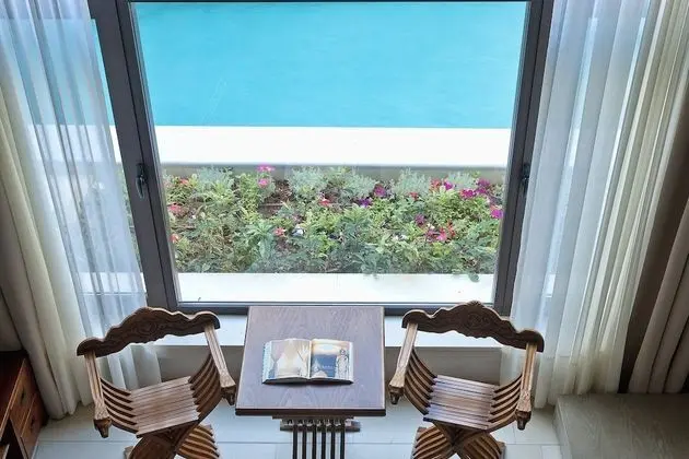Süit, Havuz Manzaralı (Estate)