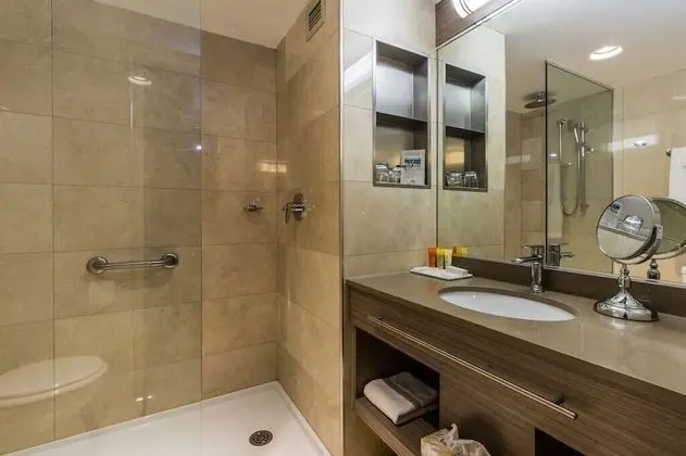 Standard Oda, 2 Büyük (Queen) Boy Yatak