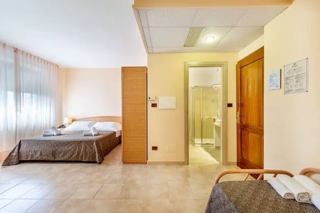 Standard Üç Kişilik Oda, Deniz Manzaralı