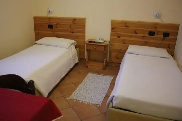 Üç Kişilik Oda