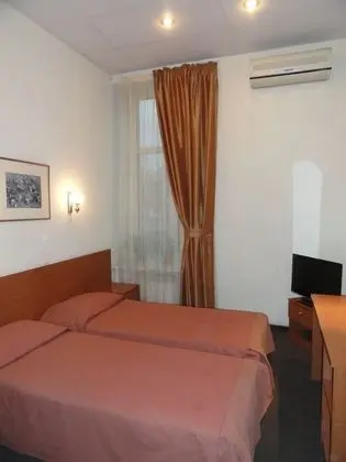 Standard İki Ayrı Yataklı Oda, Avlu Manzaralı