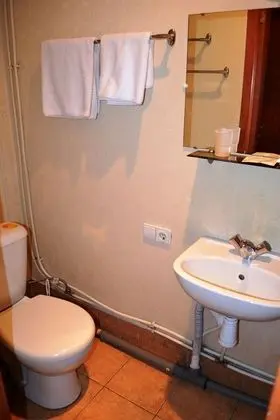 Üç Kişilik Oda (Studio)