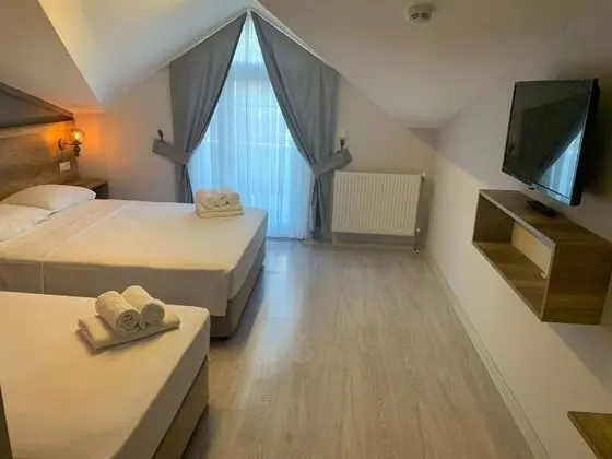 Teraslı Deluxe Oda, Simge Yapı Manzaralı, Balkonlu