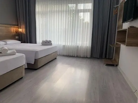 Triple, Şehir Manzaralı, Klimalı