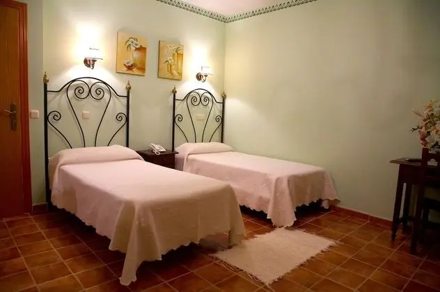 Tek Büyük veya İki Ayrı Yataklı Oda