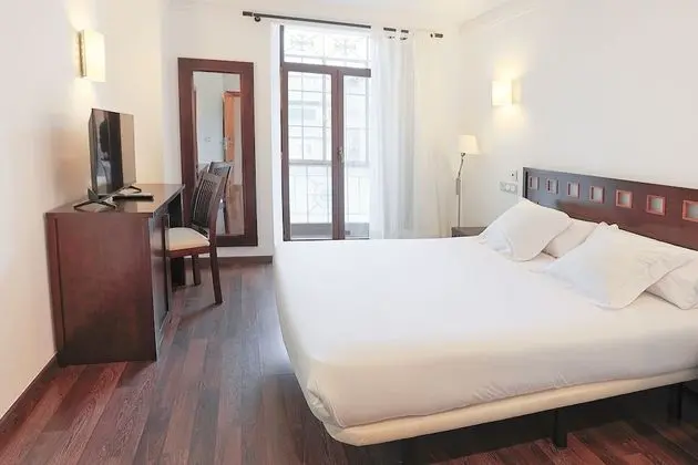 Standard Büyük Yataklı Tek Kişilik Oda