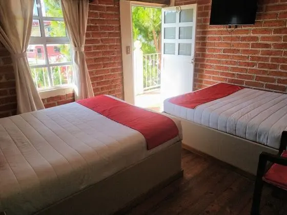 Tek Büyük Yataklı Oda, 2 Çift Kişilik Yatak