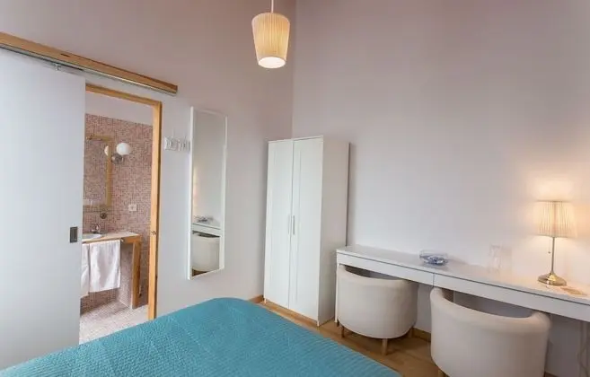 Tek Büyük veya İki Ayrı Yataklı Oda