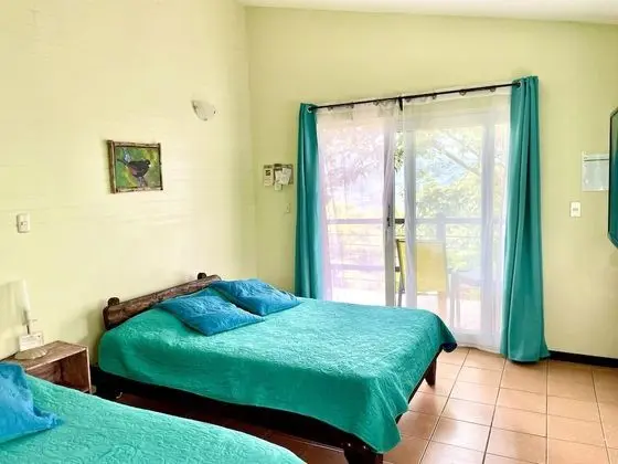 Family Tek Büyük Yataklı Oda