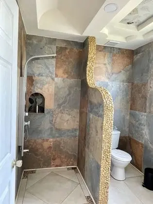 Family Tek Büyük Yataklı Oda