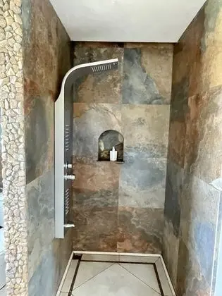 Family Tek Büyük Yataklı Oda