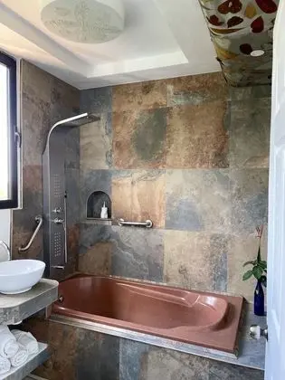 Family Tek Büyük Yataklı Oda