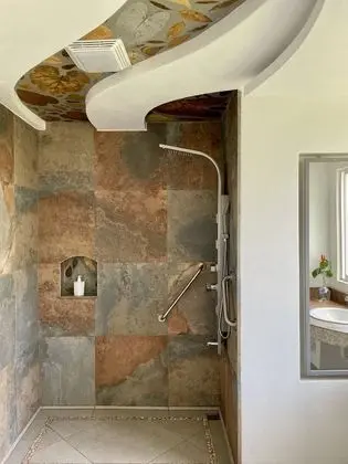 Family Tek Büyük Yataklı Oda